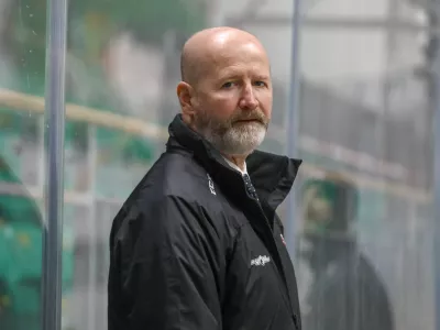 trener Jesenic Nik Zupančič- 08.02.2022 - hokej - Olimpija: Jesenice, državno prvenstvo, polfinale, povratna tekma //FOTO: Luka Cjuha..