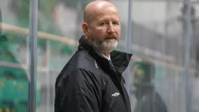 trener Jesenic Nik Zupančič- 08.02.2022 - hokej - Olimpija: Jesenice, državno prvenstvo, polfinale, povratna tekma //FOTO: Luka Cjuha..