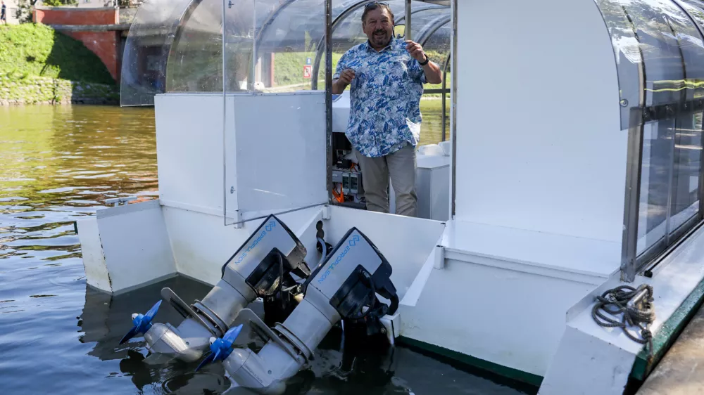 18.09.2025. Predstavitev prenovljene potni&scaron;ke ladjice na Ljubljanici z novima električnimi motorjema. Tomo Zupančič, lastnik. Foto: Bojan Velikonja