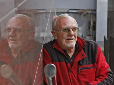 Evgen Jurič, humorist, satirik, pisatelj in upokojeni novinar //FOTO: Tomaž Skale