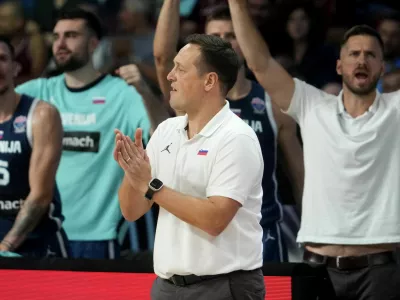 Basketball - FIBA EuroBasket 2025 - Round of 16 - Italy v Slovenia - Xiaomi Arena, Riga, Latvia - September 7, 2025 Slovenia head coach Aleksander Sekulic REUTERS/Ints Kalnins
