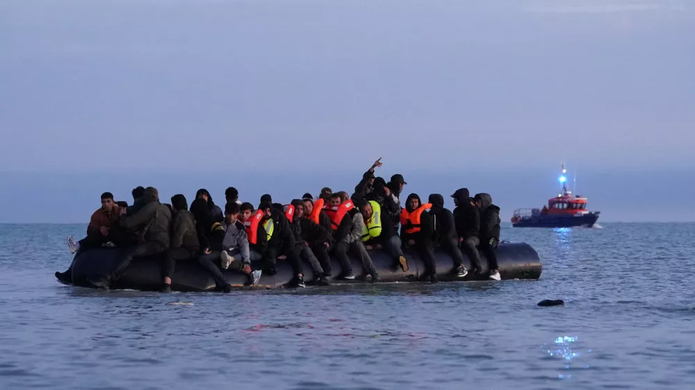 19 September 2025, France, Gravelines: A small boat carrying people thought to be migrants near Gravelines in France. Photo: Gareth Fuller/PA Wire/dpa