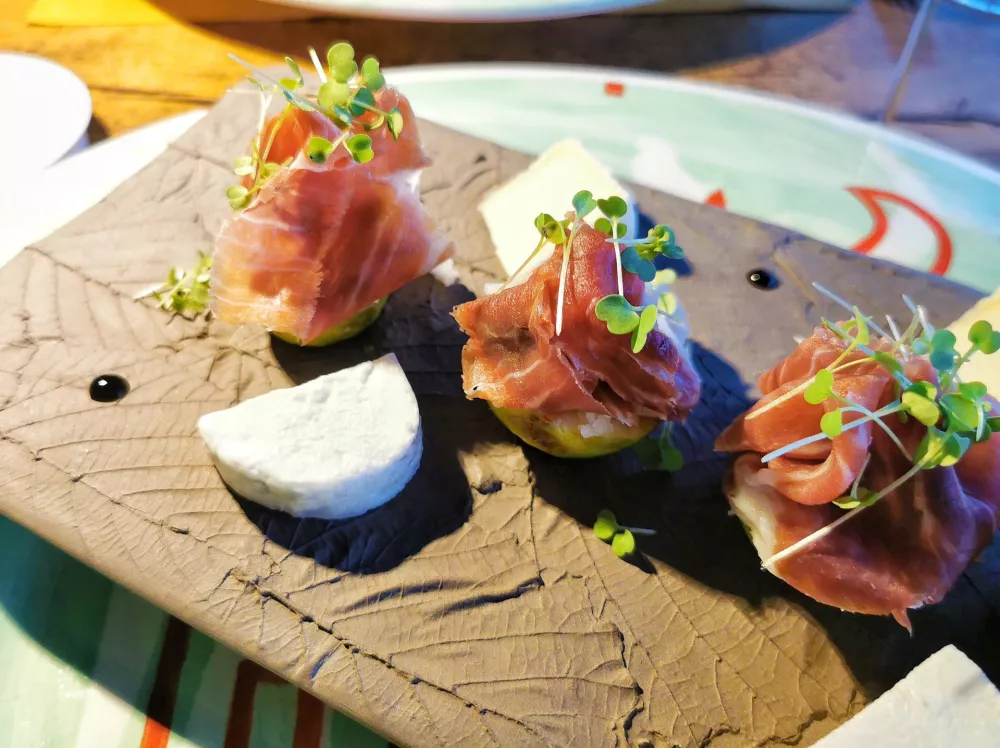 Pr&scaron;ut s figami in Ore&scaron;nikovi siri, Klinec Ple&scaron;ivo / Foto: Miha First