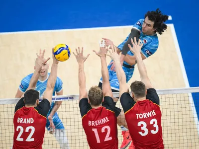 Nik Mujanovič, odbojka