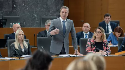 Ljubljana, Drzavni zbor.Zacetek redne seje DZ s poslanskimi vprasanji premierju Robertu Golobu in ministrski ekipi.