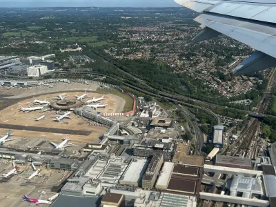 An aerial view of London Gatwick Airport, with roads and railway lines leading to it, as viewed from a Vueling passenger plane, near Crawley, Britain, August 15, 2025. The British government, on September 21, approved plans for a second runway at the airport. REUTERS/Toby Melville