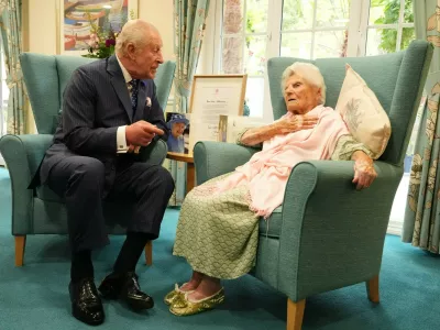 Kralj v družbi z Ethel Caterham / Foto: Profimedia