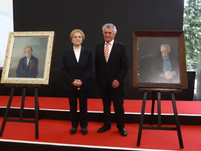 Julijana Žibert in prof. Janez Koželj09.05.2024 - slavnostna seja mestnega sveta Mestne občine Ljubljana ob mestnem prazniku, na kateri bo župan Zoran Janković podelil najvi&scaron;ja priznanja mestaFOTO: Luka Cjuha