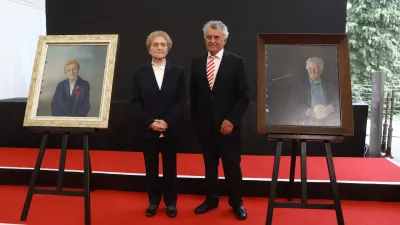 Julijana Žibert in prof. Janez Koželj09.05.2024 - slavnostna seja mestnega sveta Mestne občine Ljubljana ob mestnem prazniku, na kateri bo župan Zoran Janković podelil najvišja priznanja mestaFOTO: Luka Cjuha