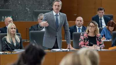 Ljubljana, Drzavni zbor.Zacetek redne seje DZ s poslanskimi vprasanji premierju Robertu Golobu in ministrski ekipi.