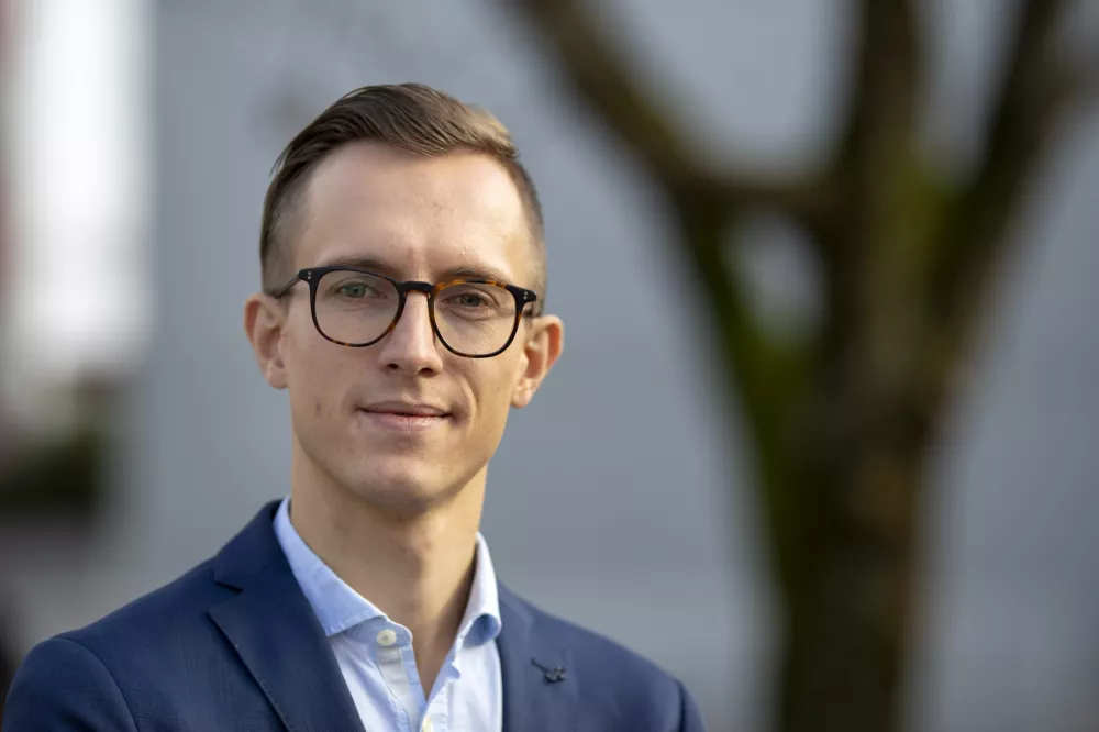 - 28.11.2018 - doc. dr. Rok Spruk, raziskovalec na Ekonomski fakulteti Univerze v Ljubljani - doktoriral iz kvantitativne ekonomske zgodovine leta 2016 na univerzi Utrecht na Nizozemskem,//FOTO: Matjaž Ru&scaron;tOPOMBA: INTERVJU ZA OBJEKTIV 2018