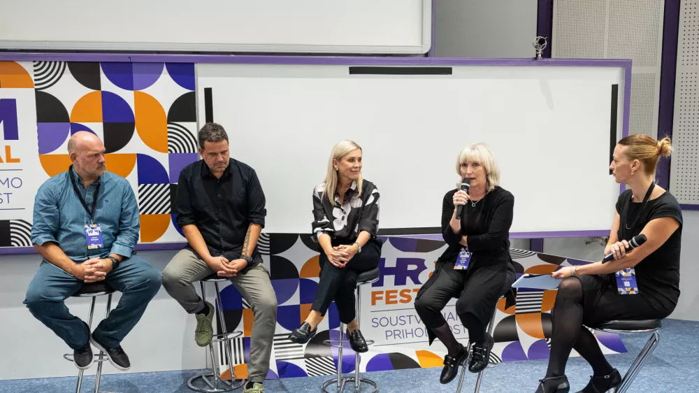 &bull;	Zenel Batagelj, ustanovitelj in partner v družbi Valicon,&bull;	Mojca Bri&scaron;čik, izvr&scaron;na direktorica Slovenske ogla&scaron;evalske zbornice,&bull;	Matjaž Butara, direktor upravljanja potenciala pri Big Bang Slovenija,&bull;	&Scaron;pela Levičnik, strate&scaron;ka svetovalka in mentorica v Skupini Pristop, obenem pa tudi scenaristka pri filmih in serijah.Tonja Blatnik