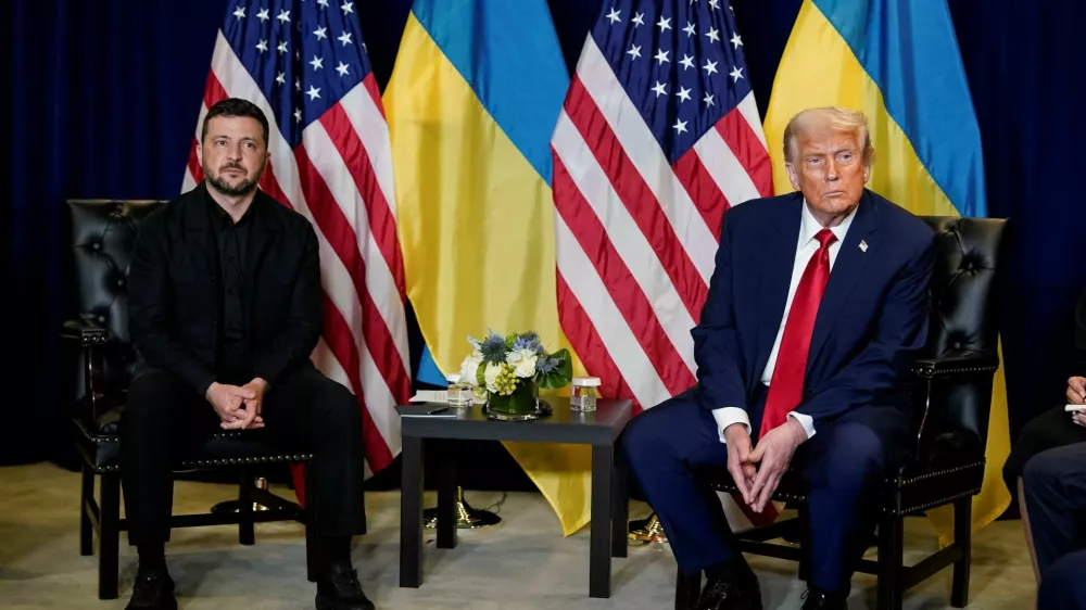 U.S. President Donald Trump meets with Ukrainian President Volodymyr Zelenskiy during the 80th United Nations General Assembly, in New York City, New York, U.S., September 23, 2025. REUTERS/Al Drago