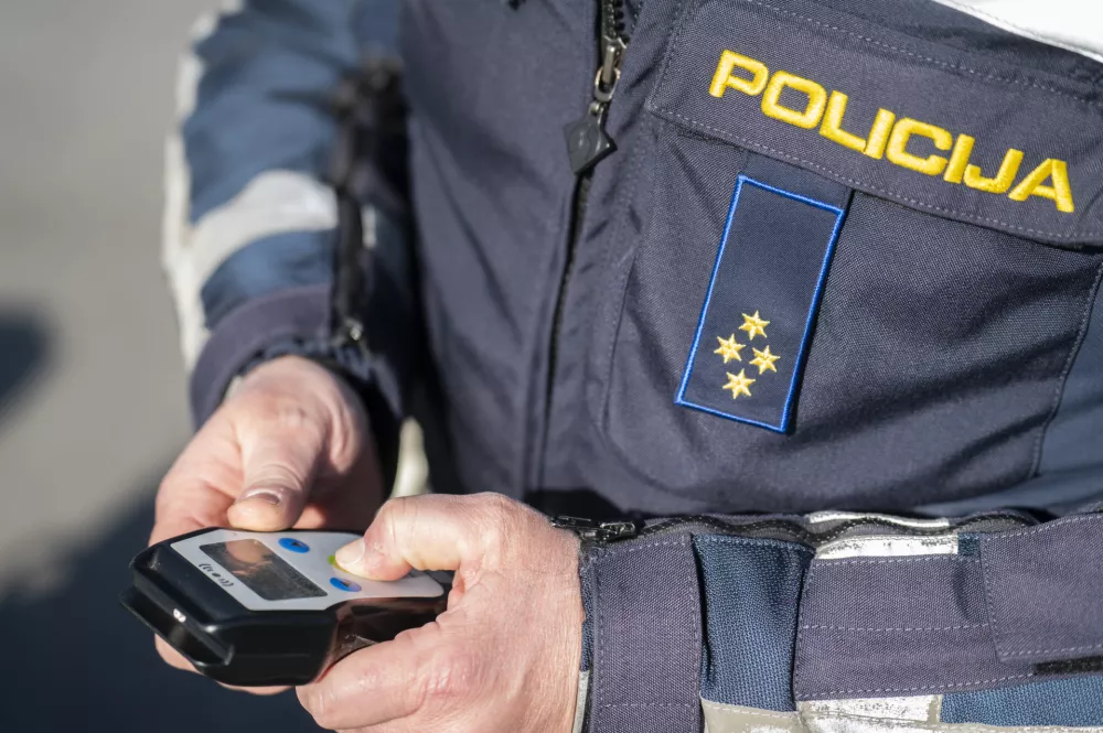 prometni nadzorpolicija - simbolična fotografijaprometna policijavarnost v prometupolicija na motorjihmotoristična policijaprehitri voznikiavtocestna policijaalkotestalkohol v prometu08.04.2025 Policijski nadzor, počivali&scaron;če PovodjeFOTO: Nik Erik Neubauer