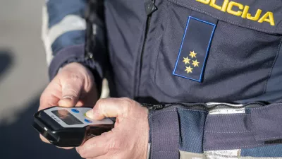 prometni nadzorpolicija - simbolična fotografijaprometna policijavarnost v prometupolicija na motorjihmotoristična policijaprehitri voznikiavtocestna policijaalkotestalkohol v prometu08.04.2025 Policijski nadzor, počivališče PovodjeFOTO: Nik Erik Neubauer