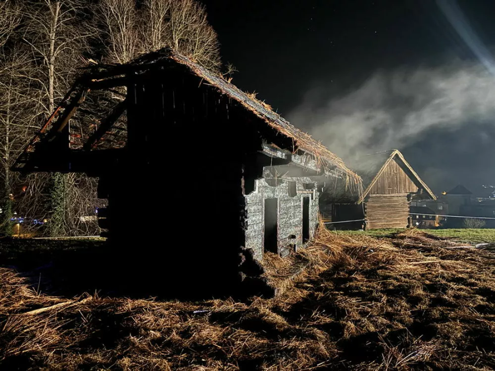 Ka&scaron;ča, ki je bila v požaru 29.12.2024 požgana pa je iz leta 1828. Ka&scaron;ča je bila zakladnica kmetije.