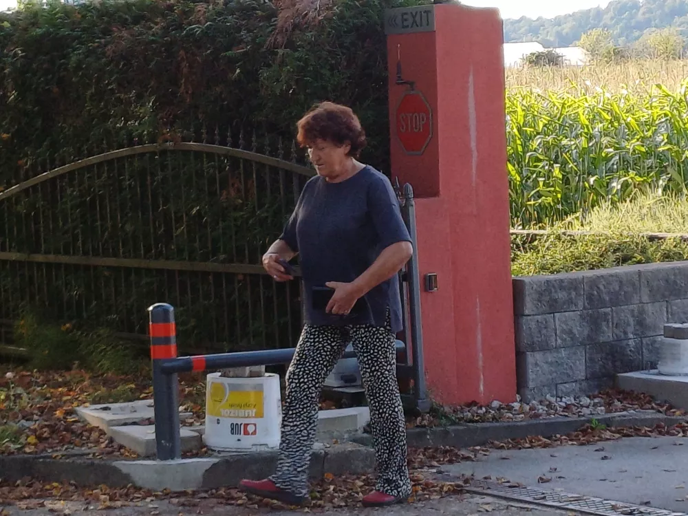 Kaos na posestvu nekdanje Lipe, na črno zaračunavajo tudi parkirnino pohodnikom