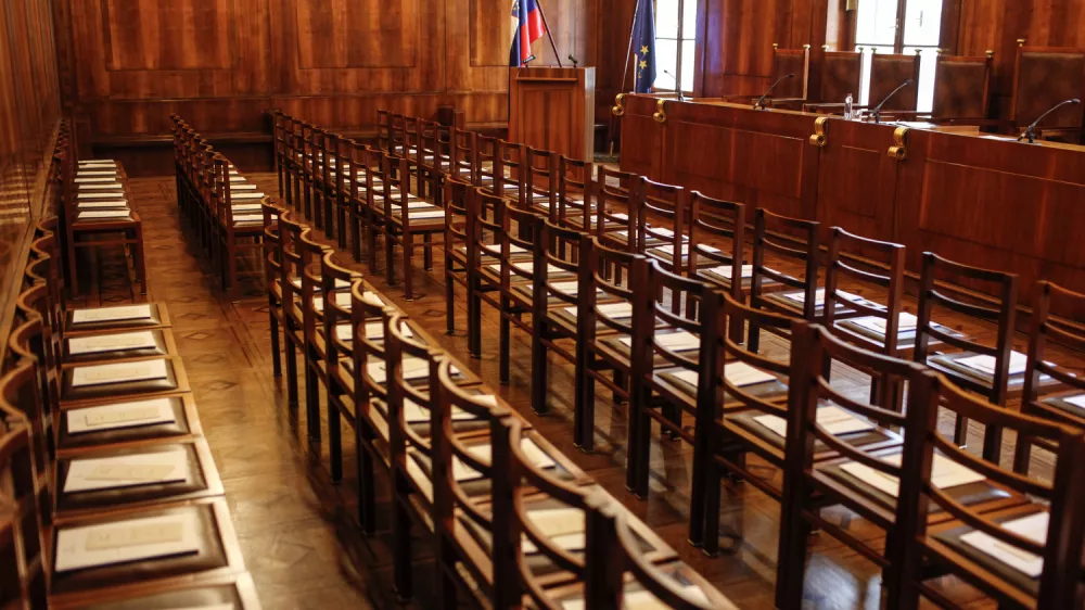 razpravna dvorana- Ustavno sodi&scaron;če Republike Slovenije, Beethovnova ulica 10     //FOTO: Jaka Gasar