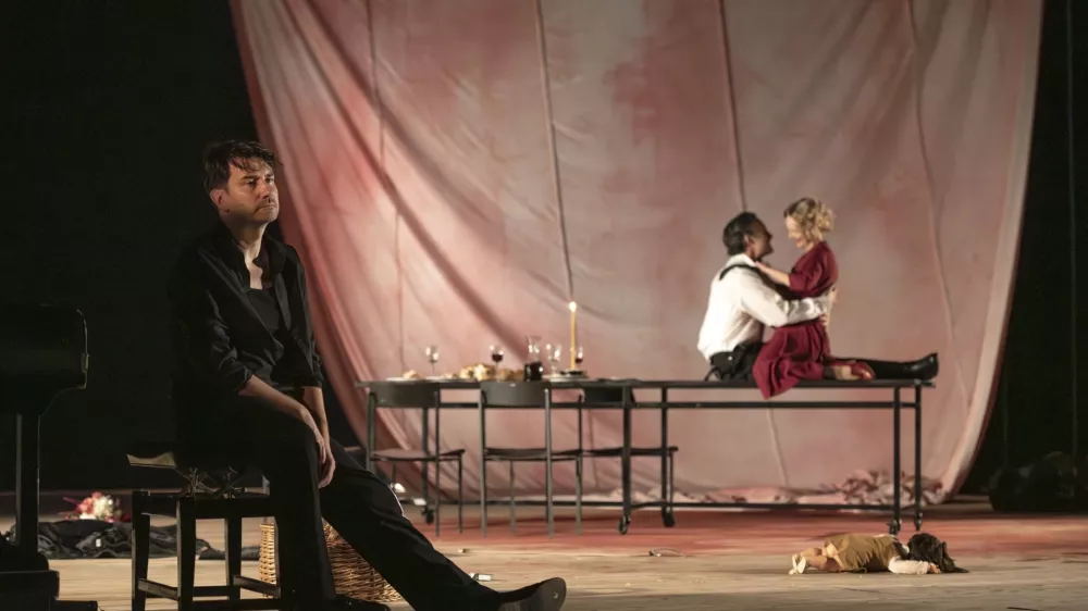 Du&scaron;an Jovanović: Osvoboditev Skopja, režija Luka Marcen, SNG Drama Ljubljana 2025