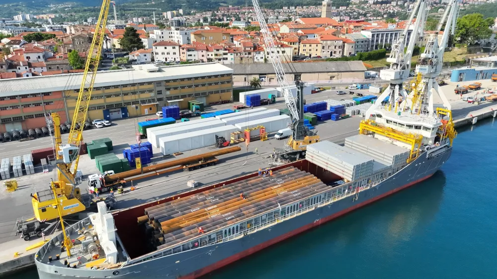 Zakaj so lahko ladje neomejeno hrupne?