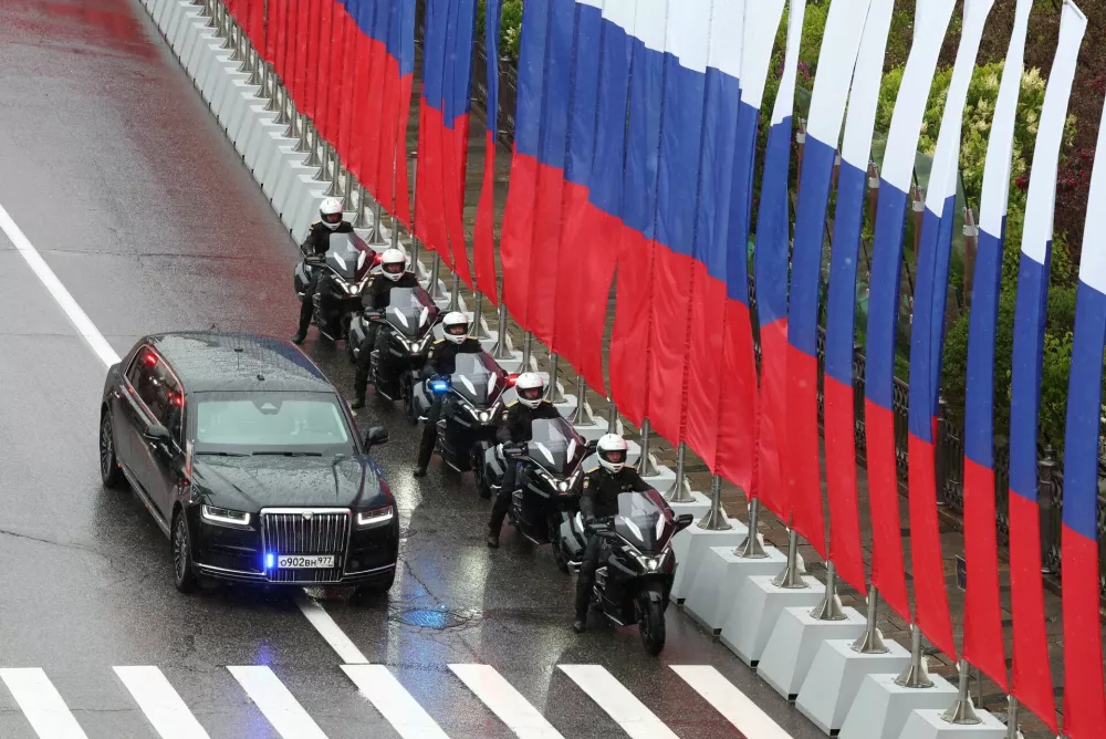 The Aurus Senate limousine and Aurus Merlon bikes of the presidential motorcade are seen during a ceremony inaugurating Vladimir Putin as President of Russia at the Kremlin in Moscow, Russia May 7, 2024. Sputnik/Valeriy Sharifulin/Pool via REUTERS ATTENTION EDITORS - THIS IMAGE WAS PROVIDED BY A THIRD PARTY.