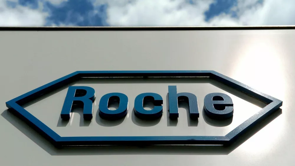 FILED - 20 July 2004, Bavaria, Penzberg: The logo of the Swiss pharmaceutical company Roche is seen at the entrance of the plant in Penzberg near Bad Toelz. Photo: Daniel Karmann/dpa