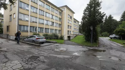 Bolni&scaron;nica dr. Petra Držaja: Voja&scaron;ko-civilni prizidek naj bi bil končan leta 2028