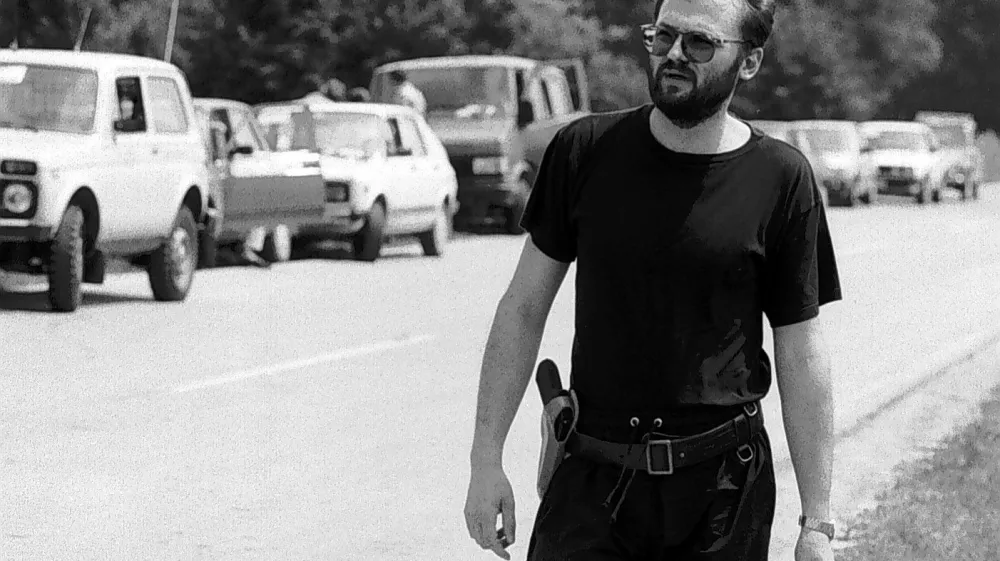 Jelko Kacin na letali&scaron;ču Brnik jun./jul. 91osamosvojitev Slovenije