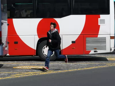 Avtobusna postaja Ljubljana - &scaron;tudenti - zamujanje - zamuda - avtobusni prevoznik Veolia//FOTO: Jaka Gasar
