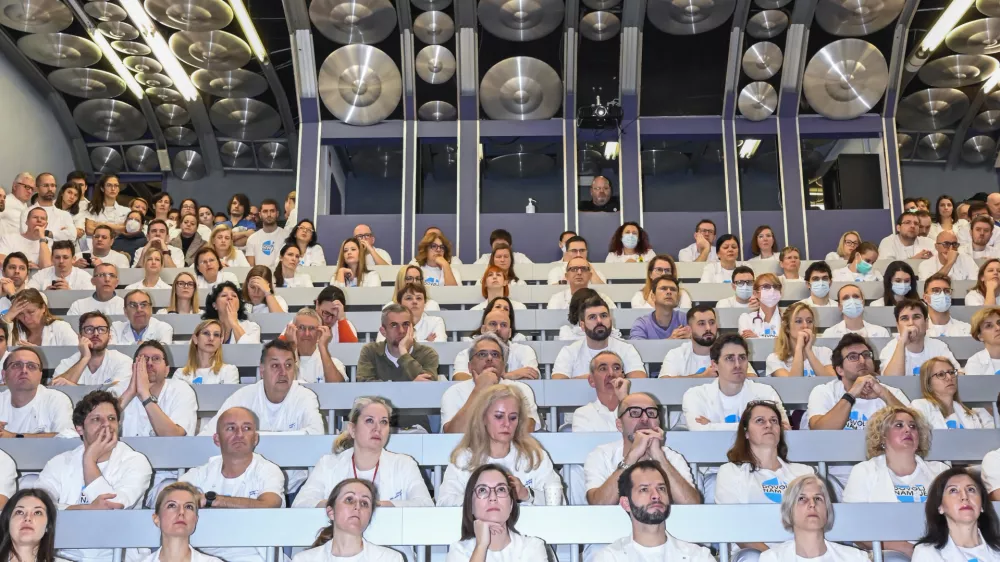  - 09.01.2024 &ndash; opozorilna stavka zdravnikov in zobozdravnikov - zdravniki in zobozdravniki zaradi neuresničenih zavez vlade iz že sklenjenih sporazumov opozorilno stavkali. protest //FOTO: Nik Erik Neubauer 