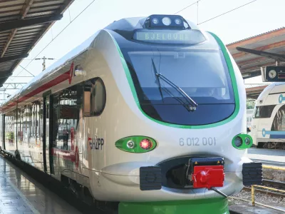 29.09.2025., Zagreb - Glavni kolodvor. Potpredsjednik Vlade i ministar mora, prometa i infrastrukture Oleg Butkovic sudjelovao je na pustanju u promet prvog baterijskog vlaka. Pustanje u promet novog vlaka obiljezeno je redovnom voznjom na relaciji Zagreb &ndash; Vrbovec &ndash; Bjelovar. Photo: Sanjin Strukic/PIXSELL