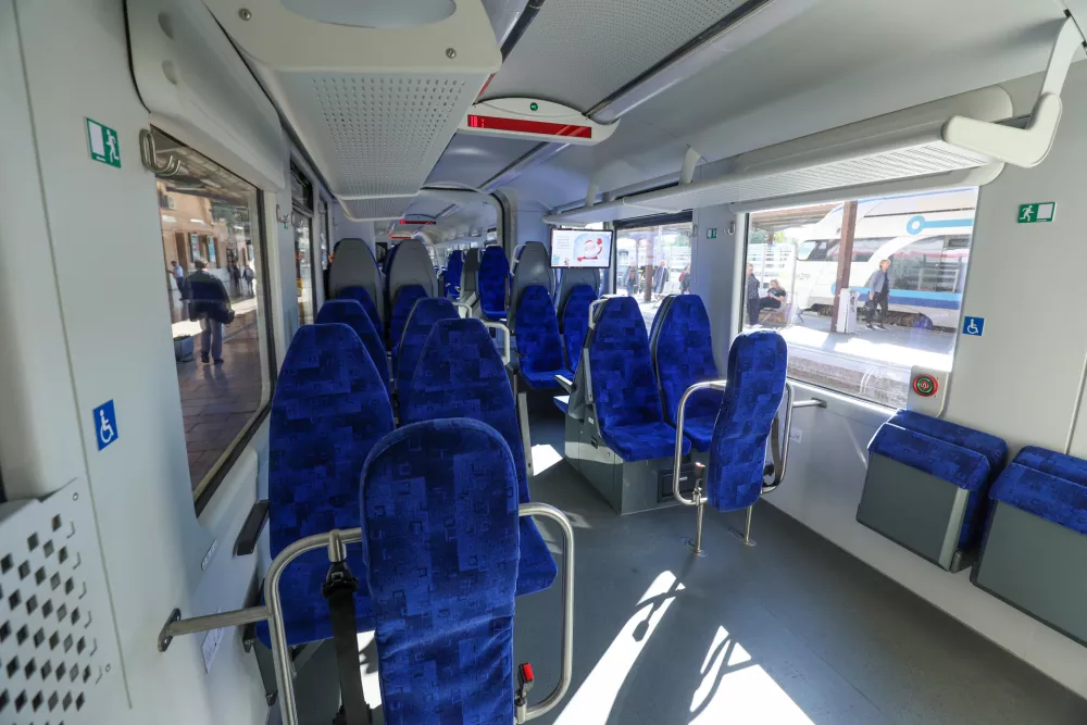 29.09.2025., Zagreb - Glavni kolodvor. Potpredsjednik Vlade i ministar mora, prometa i infrastrukture Oleg Butkovic sudjelovao je na pustanju u promet prvog baterijskog vlaka. Pustanje u promet novog vlaka obiljezeno je redovnom voznjom na relaciji Zagreb &ndash; Vrbovec &ndash; Bjelovar. Photo: Sanjin Strukic/PIXSELL