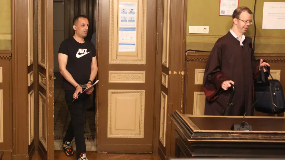 Islamska država je borcem dajala &scaron;tipendije, tudi ljubljanskemu kuharju?