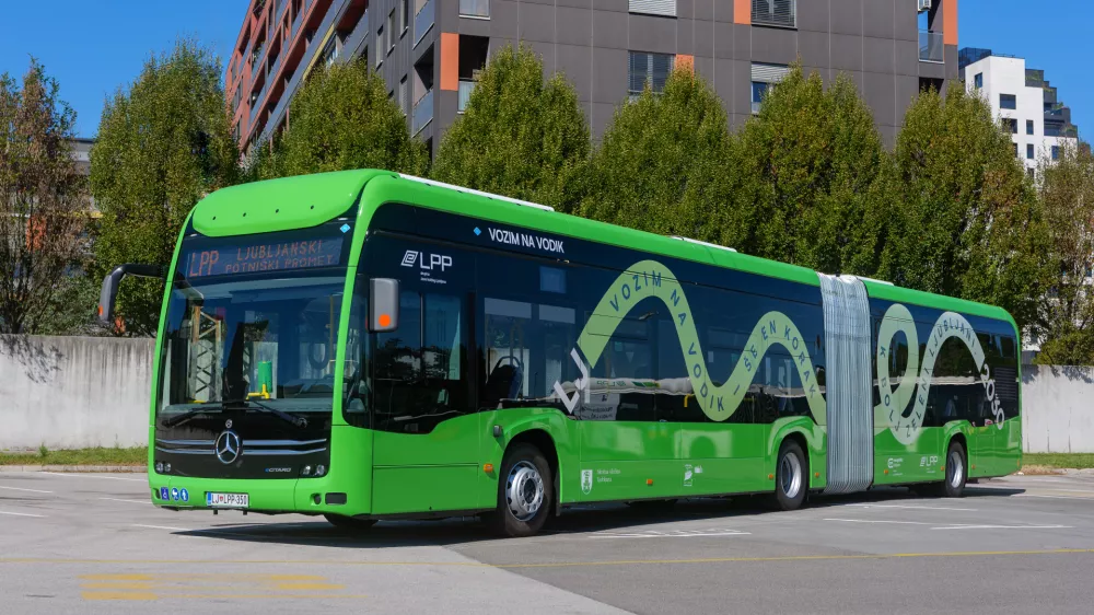 V Ljubljani prvi avtobus na vodik