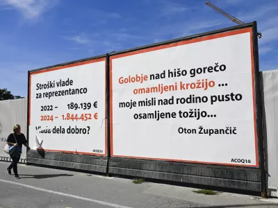 plakatna mesta, obcestni oglasi, protivladni plakati, oglas25.08.2025 - Plakati proti delovanju vlade Roberta Goloba. Foto: Nik Erik Neubauer 