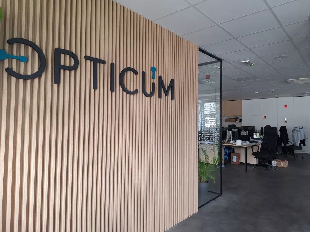 podjetje Opticum