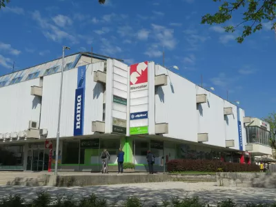 Kočevsko Namo bodo v letu in pol prenovili ter v njej med drugim uredili okoli 40 stanovanj. F Dragana Stanković