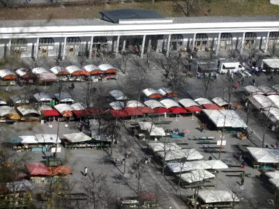 - Ljubljnaska tržnica - Vodnikov trg //FOTO: Luka Cjuha