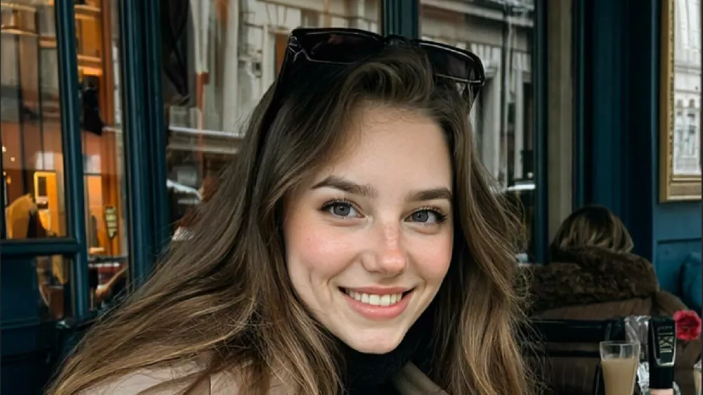 Tilly Norwood ni resnična oseba, ampak jo je ustvarila umetna inteligenca. F instagram