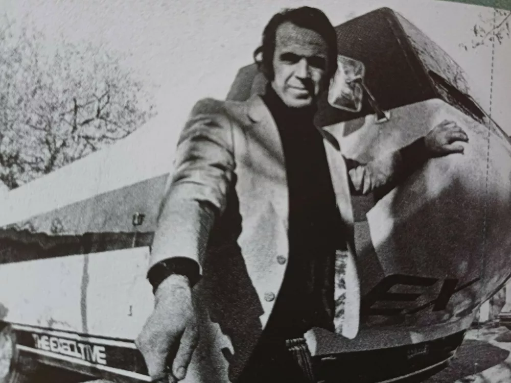 slovenski izumitelj Janko Bucik, kasneje John Bucci, inovator, oblikovalec avtov, doma s Kanalskega Vrha, živel v Ameriki avto 'La Trieste,' leto 1960 / Foto: Arhiv Johna Buccija