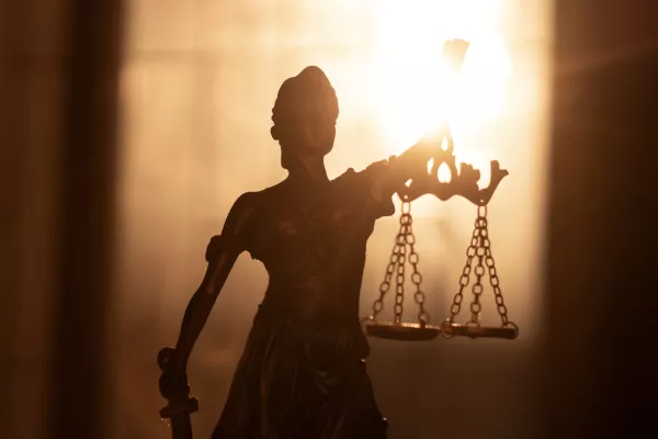 Včasih sončna svetloba tudi zaslepi &hellip; / Foto: Istock