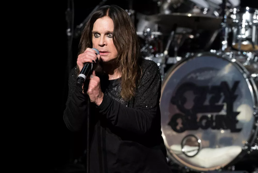 FILE PHOTO: Musician Ozzy Osbourne performs at the 10th Annual MusiCares MAP Fund Benefit concert at Club Nokia in Los Angeles, California May 12, 2014. REUTERS/Mario Anzuoni/File Photo / Foto: Mario Anzuoni