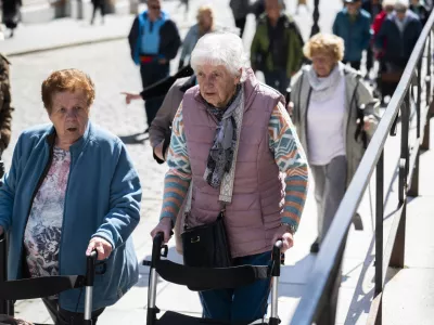 V pokoj &scaron;e zdaleč ne odhajamo samo umret