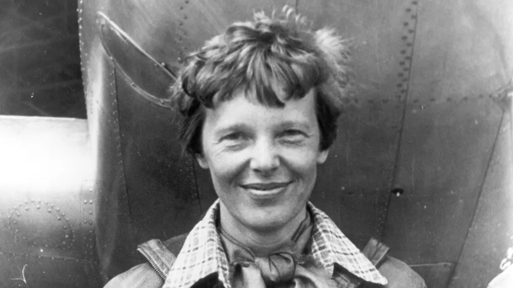 Amelia Earhart marca 1937, le nekaj tednov preden je izginila