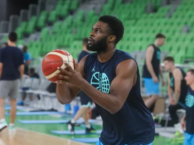 - Josh Nebo.- 27.04.2024. Trening slovenske ko&scaron;arkarske reprezentance pred odhodom na kvalifikacijski turnir za Olimpijske igre v Grčiji. //FOTO: Bojan Velikonja