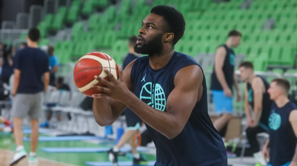 - Josh Nebo.- 27.04.2024. Trening slovenske ko&scaron;arkarske reprezentance pred odhodom na kvalifikacijski turnir za Olimpijske igre v Grčiji. //FOTO: Bojan Velikonja