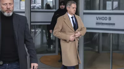 - 04.12.2024 - predsednik vlade Robert Golob je bil vabljen na zasli&scaron;anje na KPK - v sklopu preiskave o domnevnih političnih pritiskih na delo policije zasli&scaron;ala predsednika vlade Roberta Goloba in več prič. Med njimi so tudi nekdanja notranja ministrica Tatjana Bobnar, biv&scaron;i vr&scaron;ilec dolžnosti generalnega direktorja policije Bo&scaron;tjan Lindav, aktualna državna sekretarka na notranjem ministrstvu Tina Heferle in biv&scaron;i državni sekretar na tem ministrstvu Branko Lobnikar//FOTO: Jaka Gasar