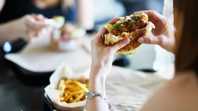 Klobasarski populizem ali za&scaron;čita mesojedcev?