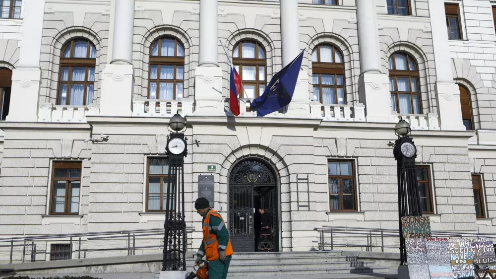 - 24.11.2023 &ndash;  sodi&scaron;če - simbolična fotografija - sodna palača - pravosodje //FOTO: Luka Cjuha