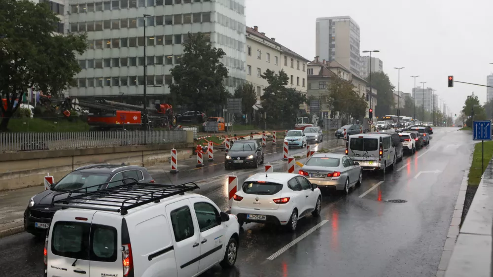 10.9.2025 - Podvoz Dunajska cesta - gradbi&scaron;če - črpanje vode VO KA - dež deževjeFoto: Luka Cjuha